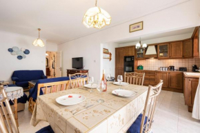 Spacious & Comfy Seaside Flat